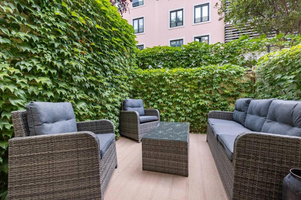 156 Banksy Oasis Terrace Apartment Lissabon