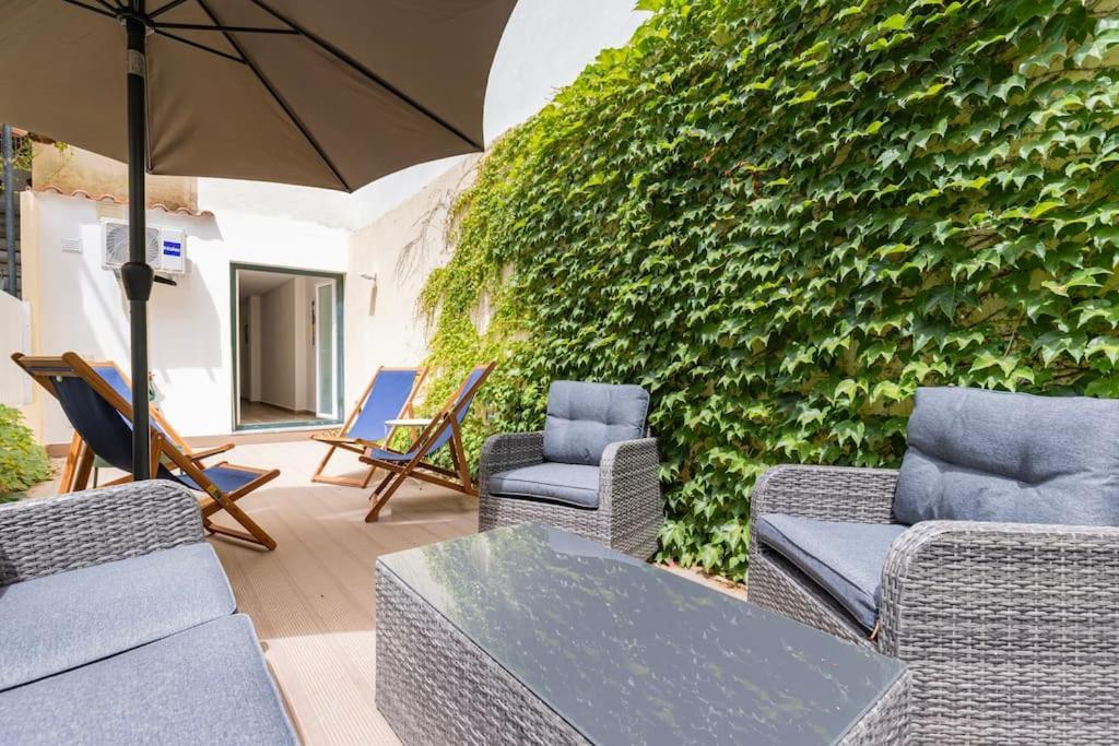 156 Banksy Oasis Terrace Apartment Lissabon